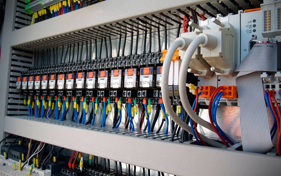 IMPIANTI ELETTRICI INDUSTRIALI